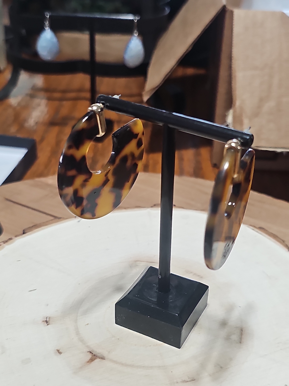 Tortoiseshell Hoop Earrings - Women's Fashion Jewelry